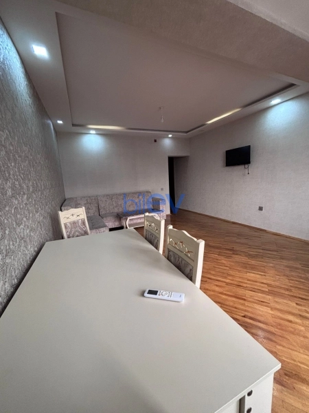 Aylıq Kirayə 3 otaqlı Yeni Tikili bina evi  87m², Bakı