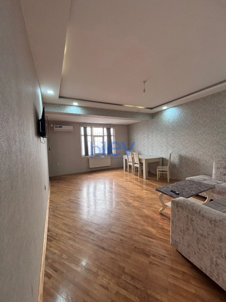 Aylıq Kirayə 3 otaqlı Yeni Tikili bina evi  87m², Bakı