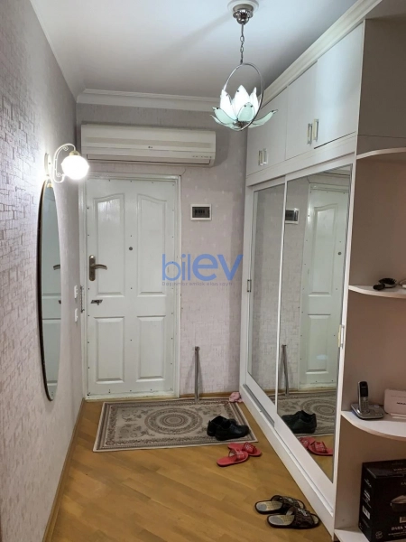 Satış 3 otaqlı Köhnə Tikili bina evi  75m², Bakı