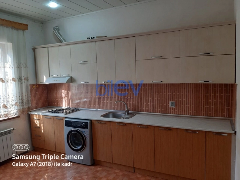 Aylıq Kirayə 3 otaqlı Həyət evi  90m², Bakı