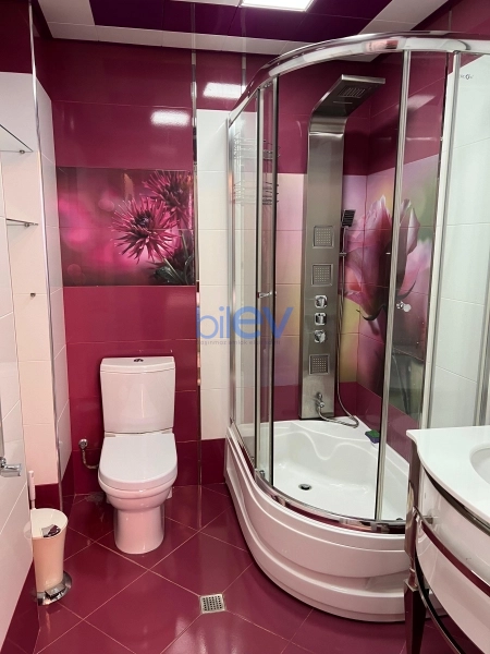 Aylıq Kirayə 4 otaqlı Yeni Tikili bina evi  150m², Bakı