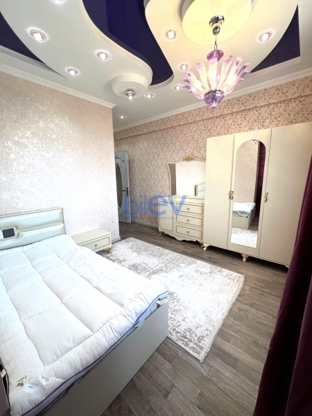 Aylıq Kirayə 4 otaqlı Yeni Tikili bina evi  150m², Bakı