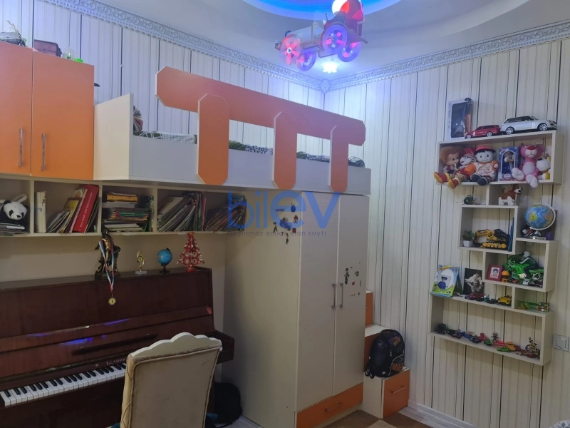 Aylıq Kirayə 3 otaqlı Yeni Tikili bina evi  110m², Bakı