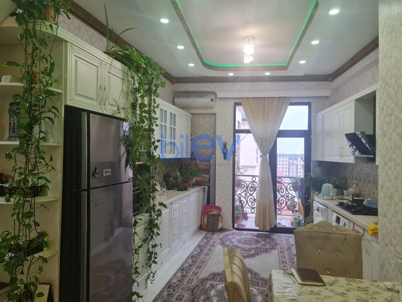 Aylıq Kirayə 3 otaqlı Yeni Tikili bina evi  110m², Bakı