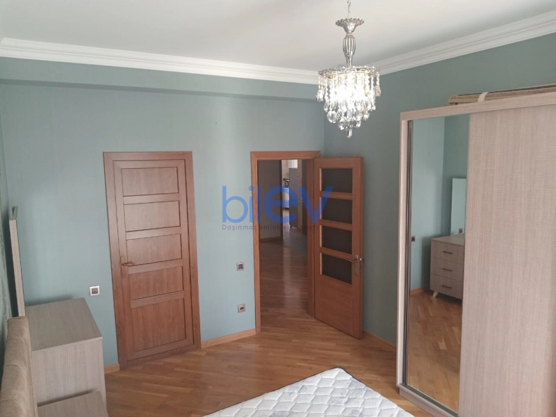 Aylıq Kirayə 3 otaqlı Yeni Tikili bina evi  125m², Bakı