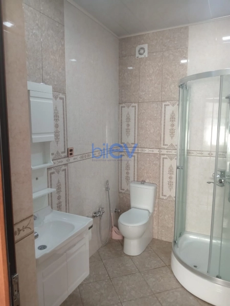 Aylıq Kirayə 3 otaqlı Yeni Tikili bina evi  125m², Bakı