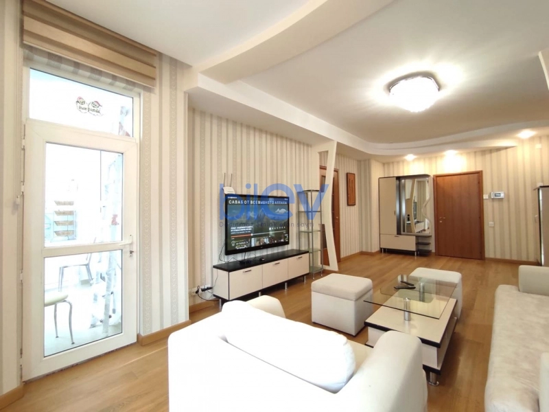 Aylıq Kirayə 4 otaqlı Yeni Tikili bina evi  156m², Bakı