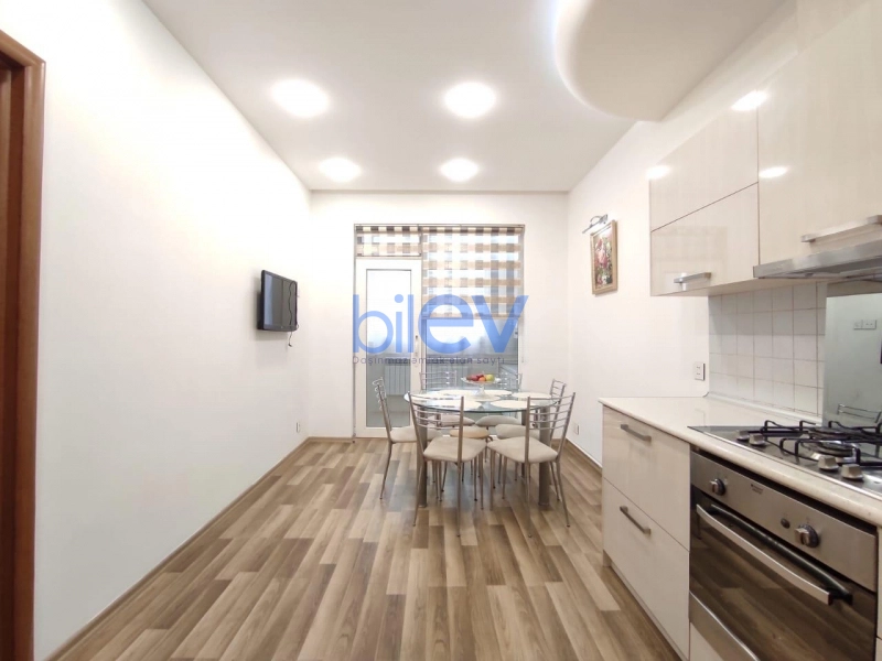 Aylıq Kirayə 4 otaqlı Yeni Tikili bina evi  156m², Bakı