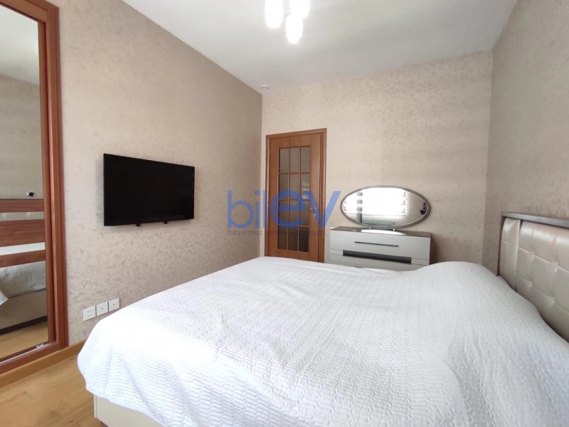 Aylıq Kirayə 4 otaqlı Yeni Tikili bina evi  156m², Bakı