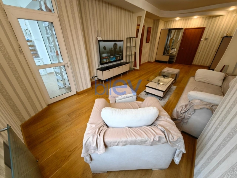 Aylıq Kirayə 4 otaqlı Yeni Tikili bina evi  156m², Bakı