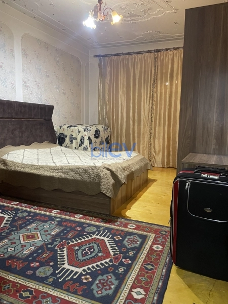 Satış 3 otaqlı Köhnə Tikili bina evi  72m², Bakı