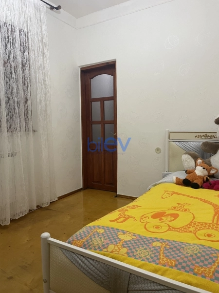 Satış 3 otaqlı Köhnə Tikili bina evi  72m², Bakı