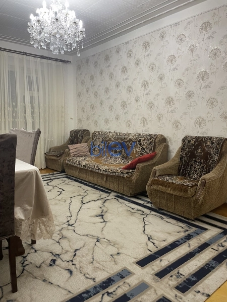Satış 3 otaqlı Köhnə Tikili bina evi  72m², Bakı