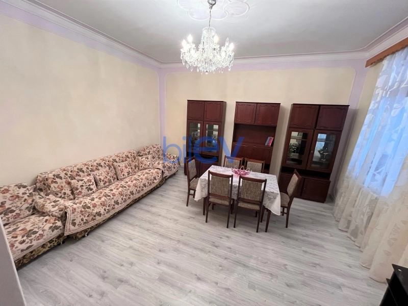 Aylıq Kirayə 3 otaqlı Köhnə Tikili bina evi  85m², Bakı