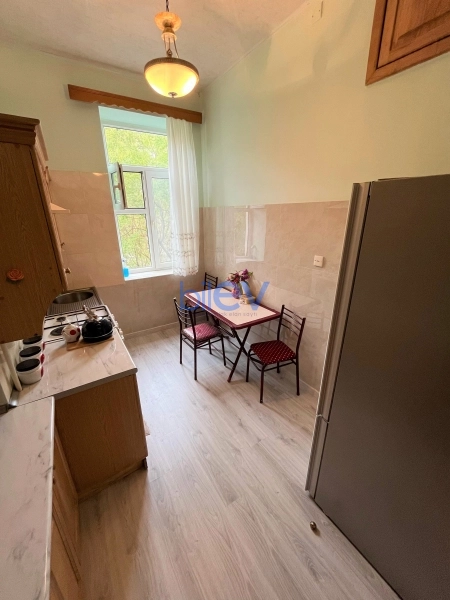 Aylıq Kirayə 3 otaqlı Köhnə Tikili bina evi  85m², Bakı