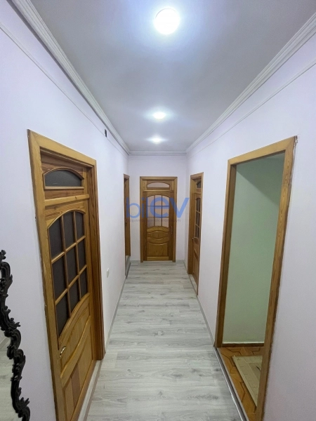 Aylıq Kirayə 3 otaqlı Köhnə Tikili bina evi  85m², Bakı