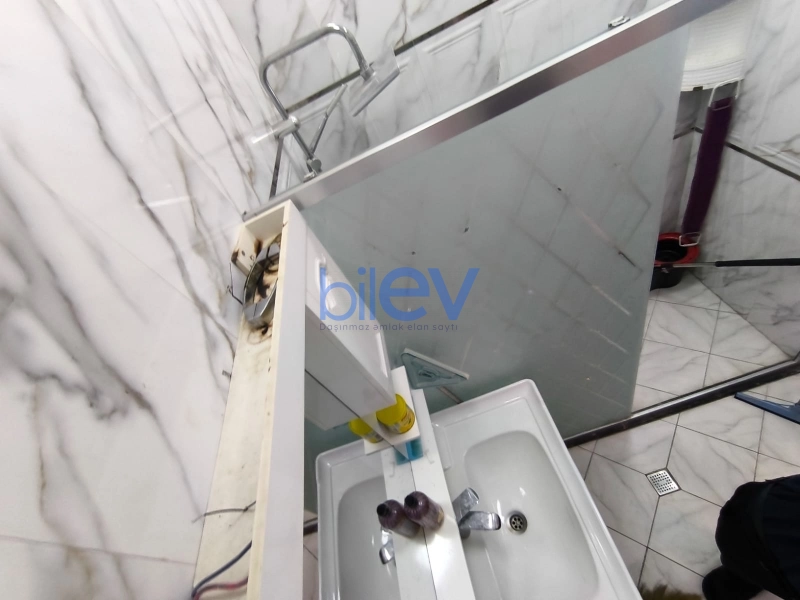 Aylıq Kirayə 3 otaqlı Yeni Tikili bina evi  111m², Bakı