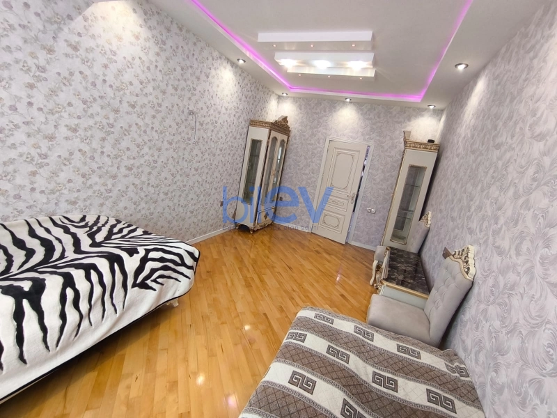 Aylıq Kirayə 3 otaqlı Yeni Tikili bina evi  111m², Bakı