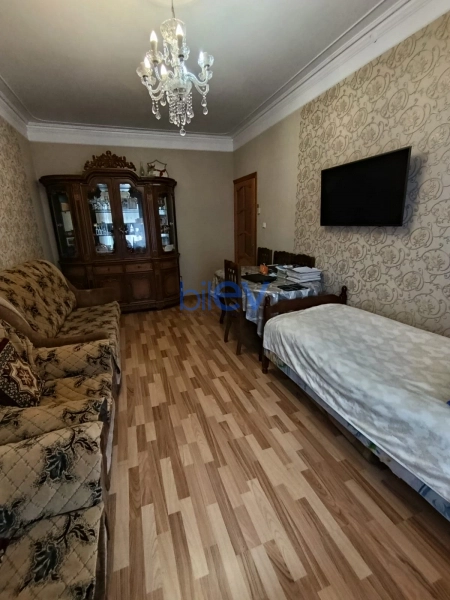 Satış 2 otaqlı Köhnə Tikili bina evi  60m², Bakı