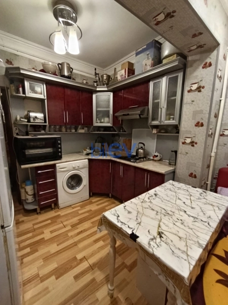 Satış 2 otaqlı Köhnə Tikili bina evi  60m², Bakı