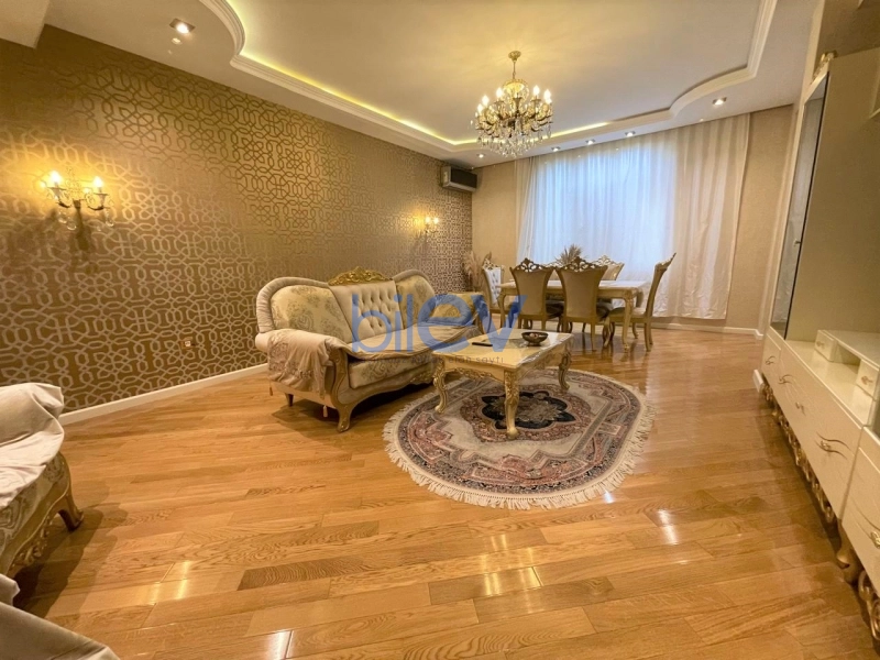 Aylıq Kirayə 3 otaqlı Yeni Tikili bina evi  175m², Bakı
