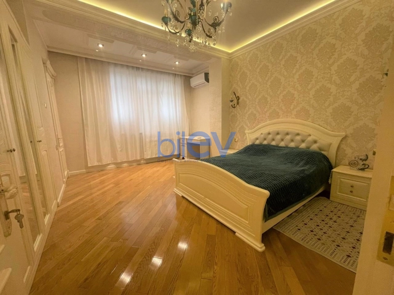 Aylıq Kirayə 3 otaqlı Yeni Tikili bina evi  175m², Bakı