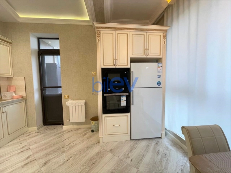 Aylıq Kirayə 3 otaqlı Yeni Tikili bina evi  175m², Bakı