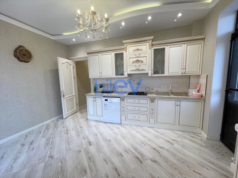 Aylıq Kirayə 3 otaqlı Yeni Tikili bina evi  175m², Bakı