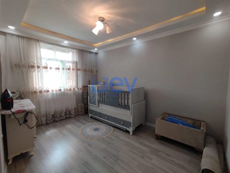 Satış 3 otaqlı Köhnə Tikili bina evi  70m², Gəncə