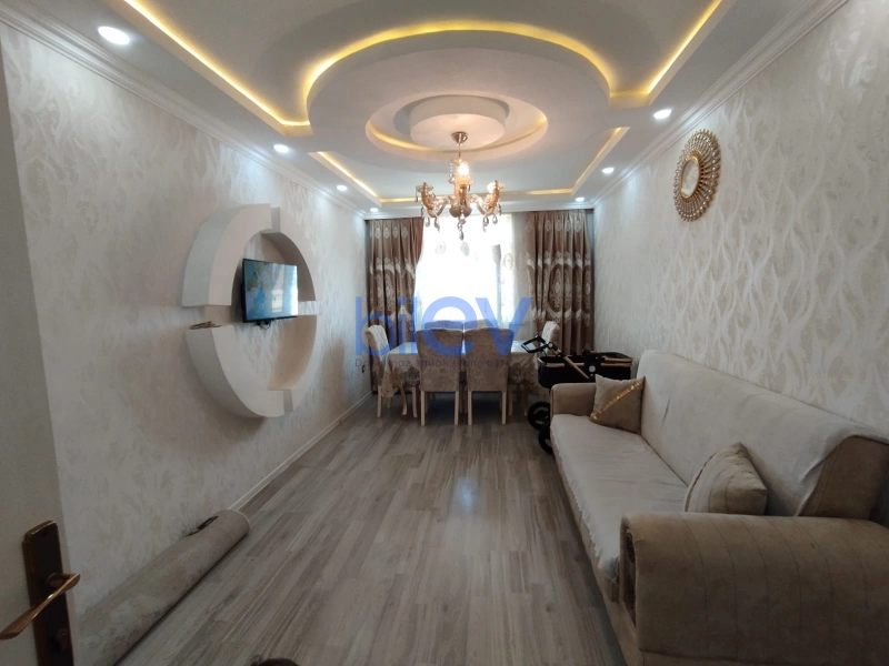 Satış 3 otaqlı Köhnə Tikili bina evi  70m², Gəncə