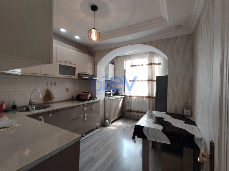 Satış 3 otaqlı Köhnə Tikili bina evi  70m², Gəncə