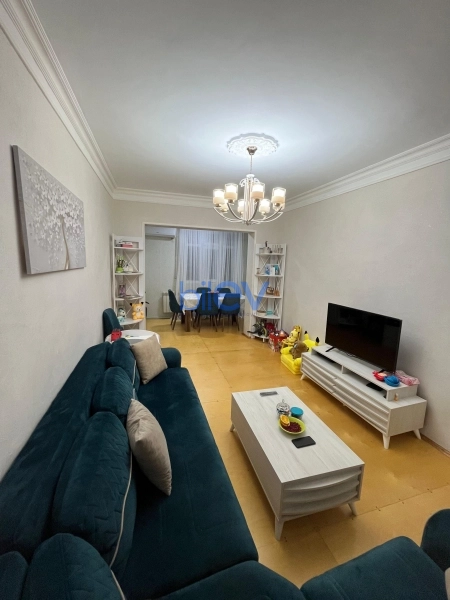Satış 4 otaqlı Köhnə Tikili bina evi  110m², Bakı