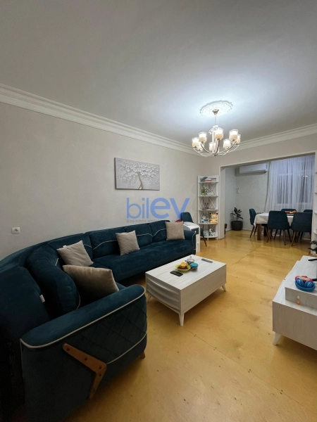 Satış 4 otaqlı Köhnə Tikili bina evi  110m², Bakı