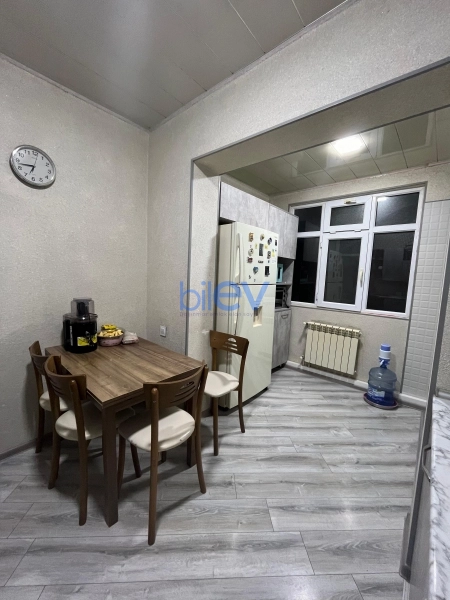 Satış 4 otaqlı Köhnə Tikili bina evi  110m², Bakı