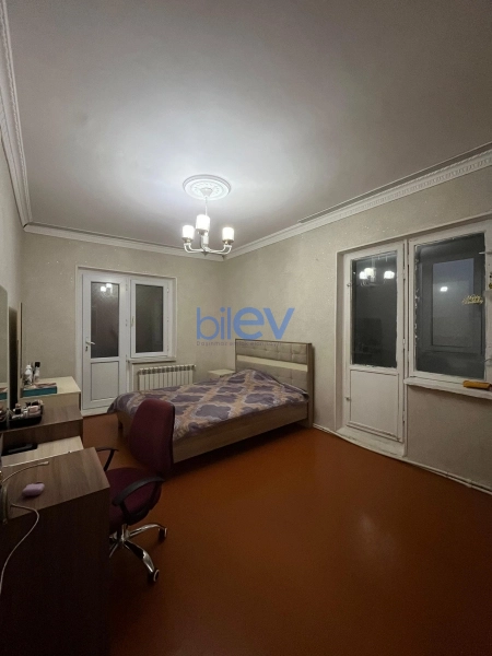 Satış 4 otaqlı Köhnə Tikili bina evi  110m², Bakı