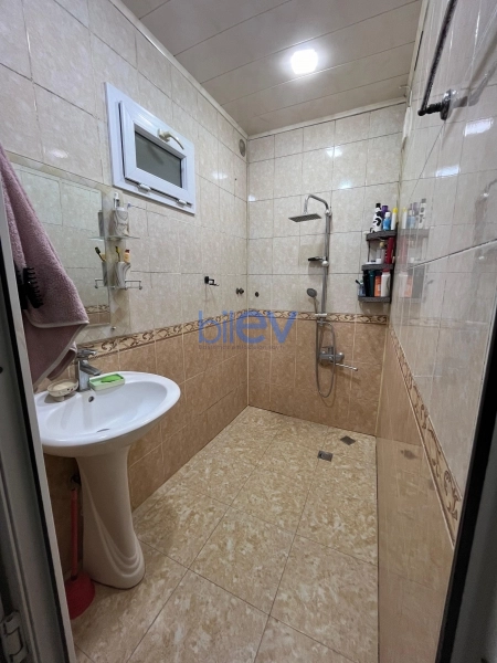 Satış 4 otaqlı Köhnə Tikili bina evi  110m², Bakı