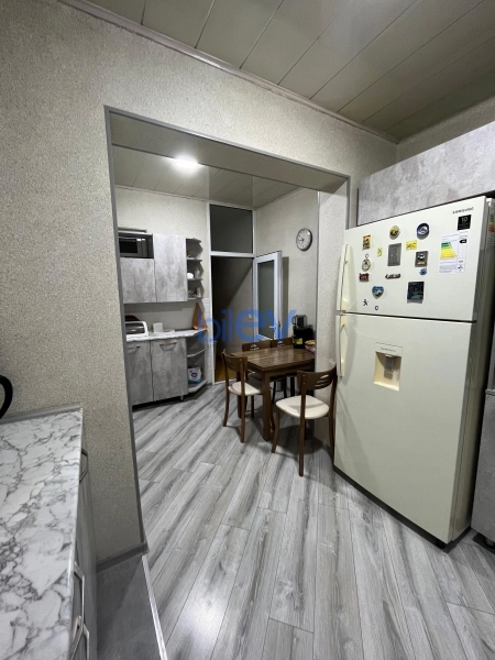 Satış 4 otaqlı Köhnə Tikili bina evi  110m², Bakı