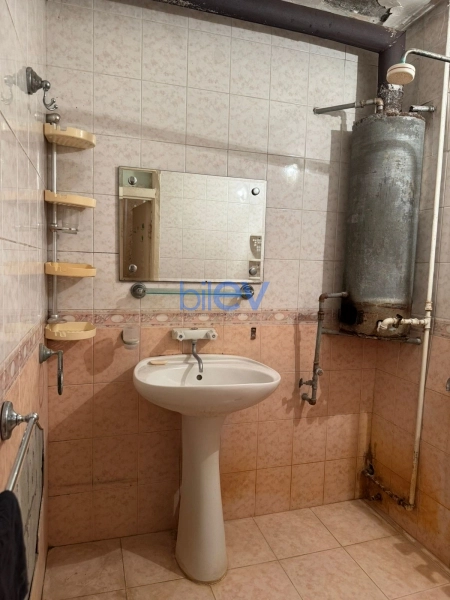 Satış 2 otaqlı Köhnə Tikili bina evi  62m², Bakı