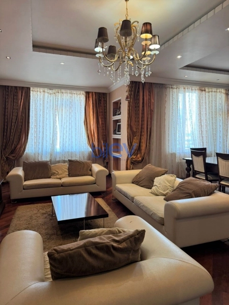 Aylıq Kirayə 3 otaqlı Yeni Tikili bina evi  172m², Bakı