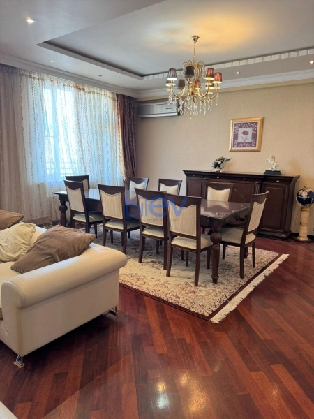 Aylıq Kirayə 3 otaqlı Yeni Tikili bina evi  172m², Bakı