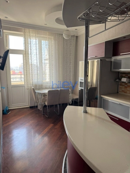 Aylıq Kirayə 3 otaqlı Yeni Tikili bina evi  172m², Bakı