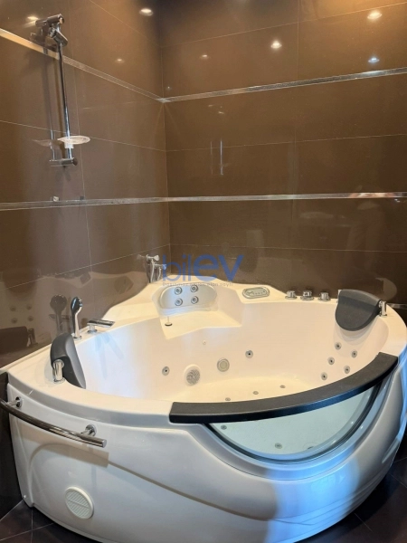 Aylıq Kirayə 3 otaqlı Yeni Tikili bina evi  172m², Bakı