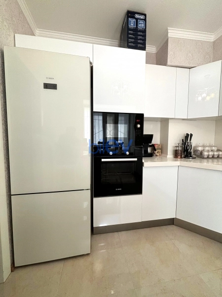 Aylıq Kirayə 2 otaqlı Köhnə Tikili bina evi  52m², Bakı