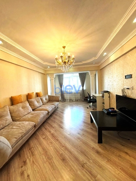 Aylıq Kirayə 2 otaqlı Köhnə Tikili bina evi  52m², Bakı
