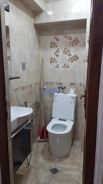 Aylıq Kirayə 4 otaqlı Köhnə Tikili bina evi  80m², Bakı