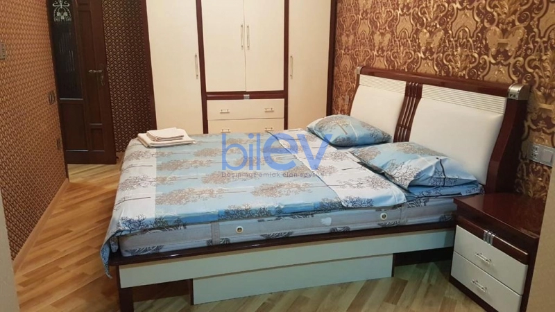Aylıq Kirayə 4 otaqlı Köhnə Tikili bina evi  80m², Bakı