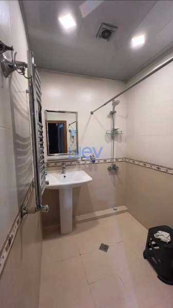 Aylıq Kirayə 3 otaqlı Köhnə Tikili bina evi  100m², Bakı