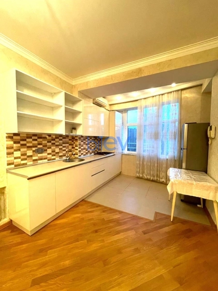 Aylıq Kirayə 2 otaqlı Yeni Tikili bina evi  70m², Bakı