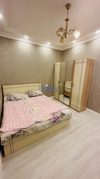 Aylıq Kirayə 3 otaqlı Yeni Tikili bina evi  110m², Bakı