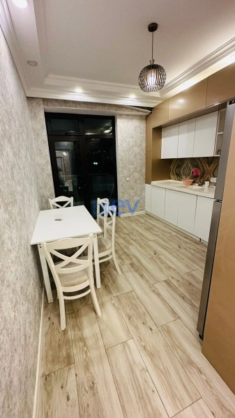 Aylıq Kirayə 3 otaqlı Yeni Tikili bina evi  110m², Bakı